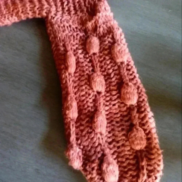 FAVLUX Sweater - Picture 2 of 3